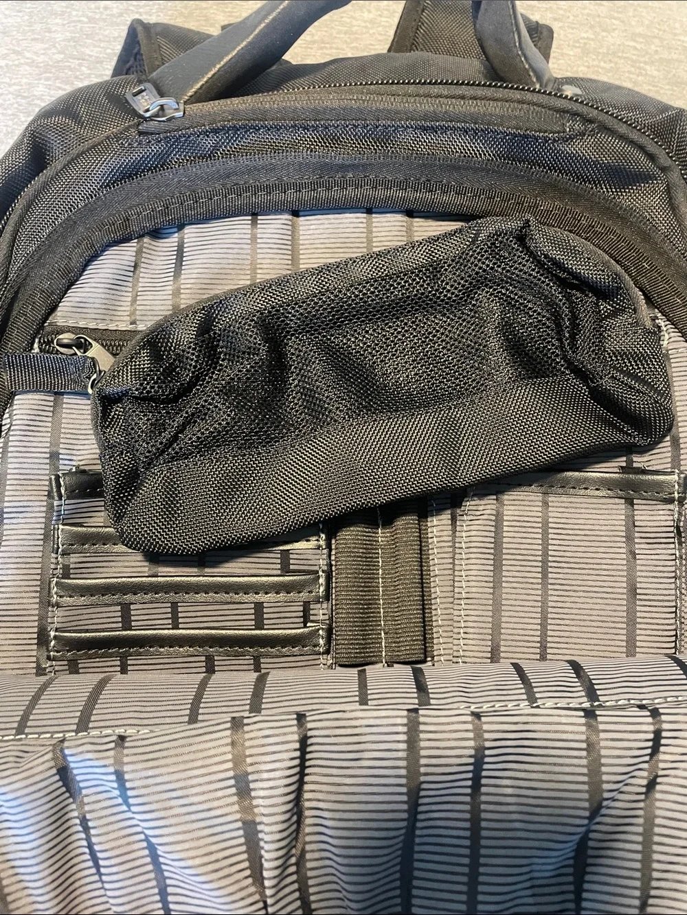 Kenneth Cole Reaction classic black